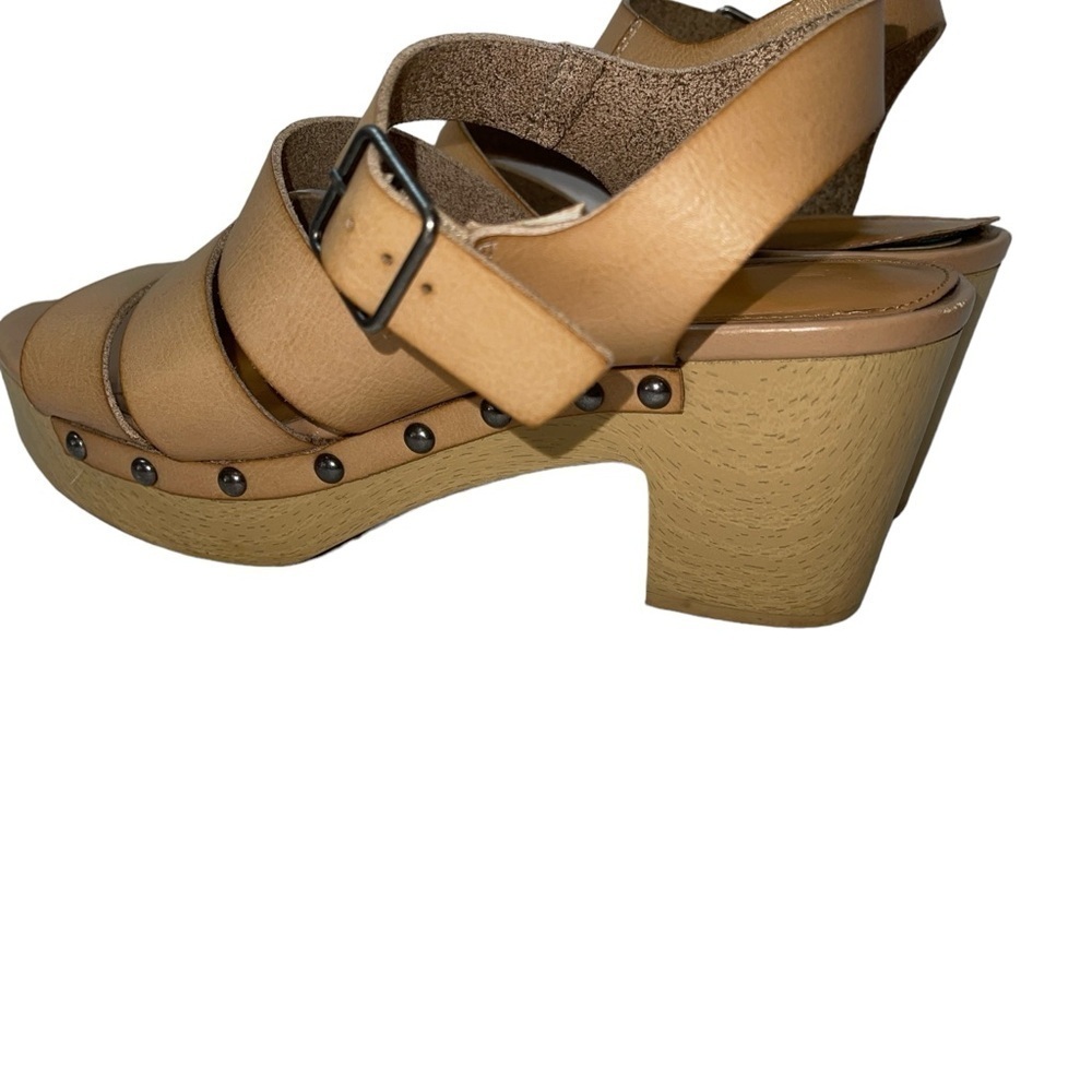 J by J. Crew Women's Sandals Size 8 Tan Faux Leather Strappy Buckle Close - Picture 3 of 10